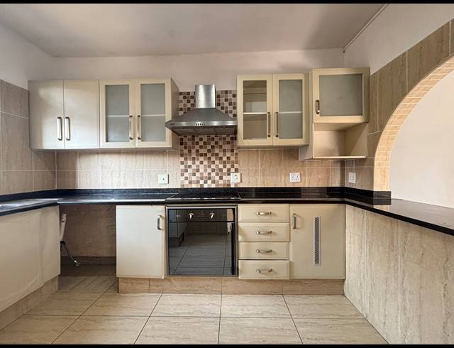 2.5 BEDROOM APARTMENT TO LET IN GLENWOOD